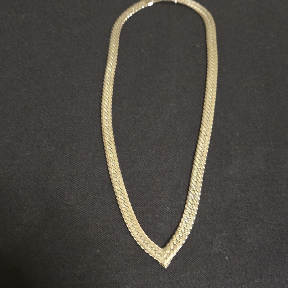Classic Gold-Tone Necklace - Picture 2 of 4